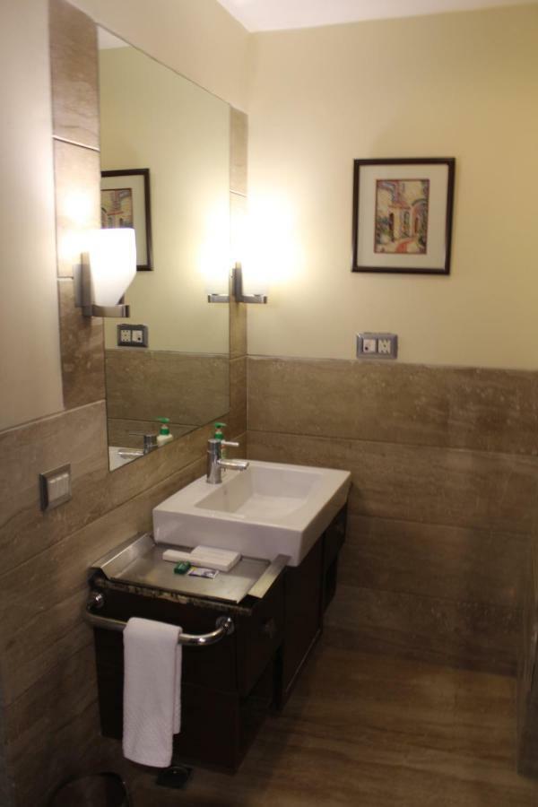 Royal Residence Iffco Chowk Gurgaon Dış mekan fotoğraf